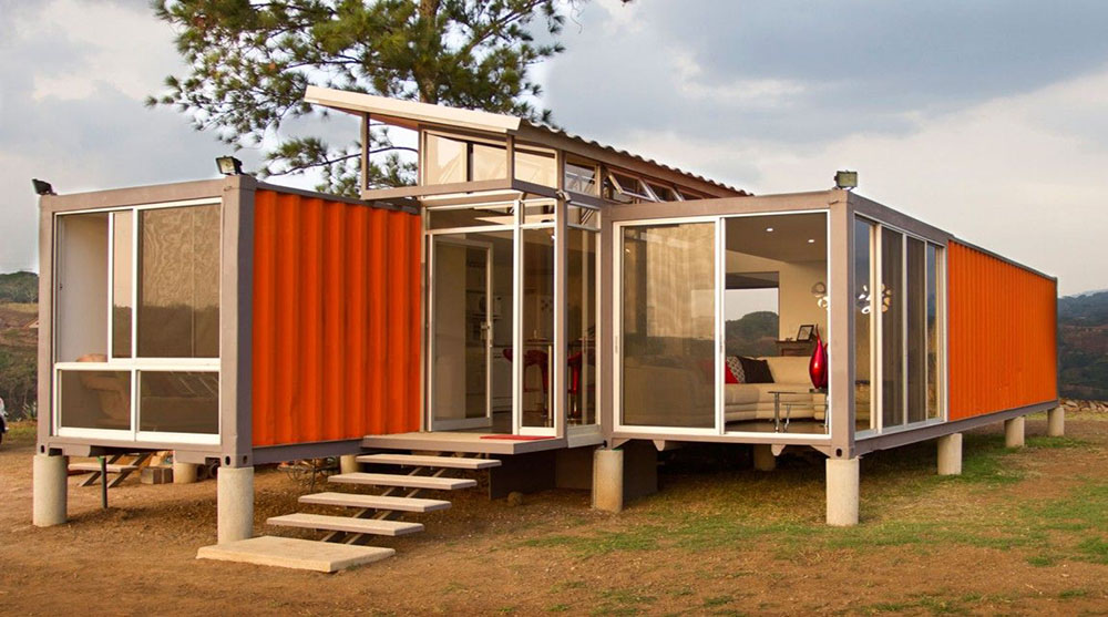 Restaurants pop up inside recycled shipping containers